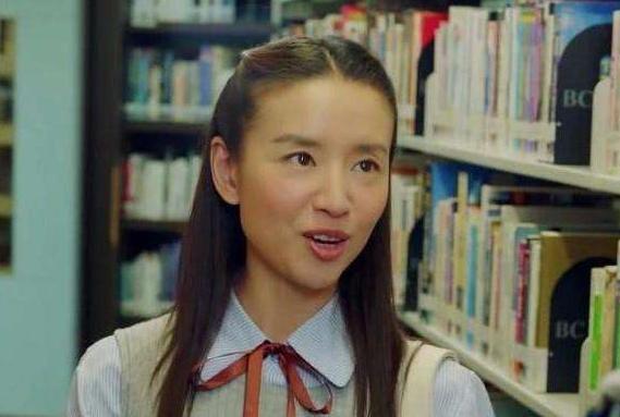 20多岁董洁生活照,20多岁生活照中的美好时光